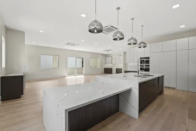 Bayou Enclave, a SCIP custom home built by Everlasting Homes in Houston, TX — photograph 10 of 23