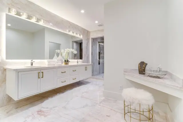 The Georgina, a SCIP custom home built by Everlasting Homes in Houston, TX — photograph 12 of 13