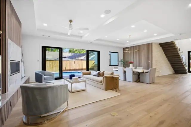 Verdona Villa, a SCIP custom home built by Everlasting Homes in Houston, TX — photograph 9 of 48
