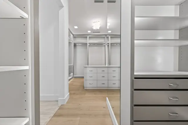Verdona Villa, a SCIP custom home built by Everlasting Homes in Houston, TX — photograph 46 of 48