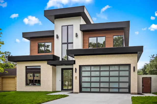 Virginia Estate, a SCIP custom home built by Everlasting Homes in Houston, TX — photograph 4 of 23